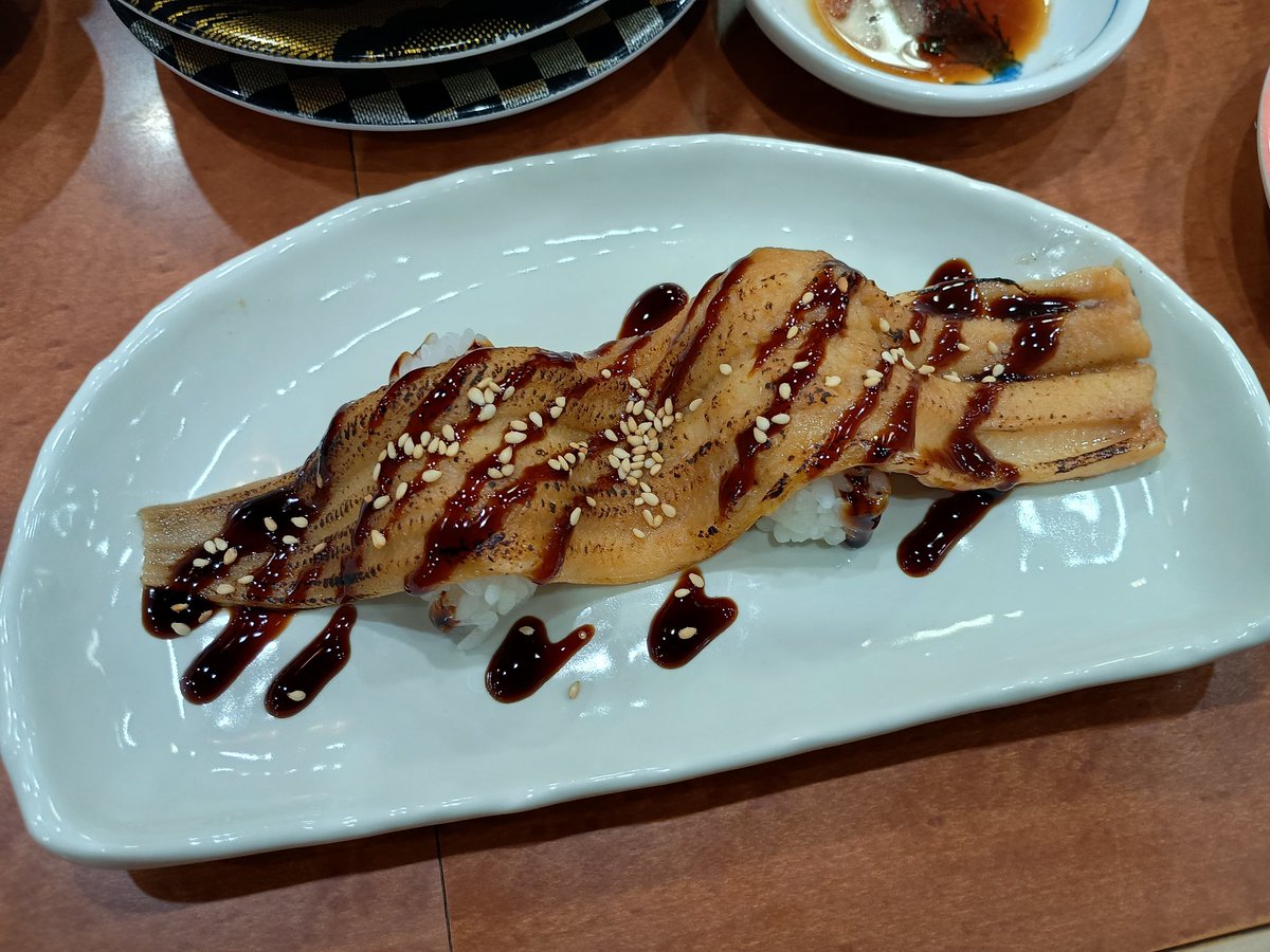 orusu321's tweet image. 他人の金で食う寿司は美味いなーーーー！