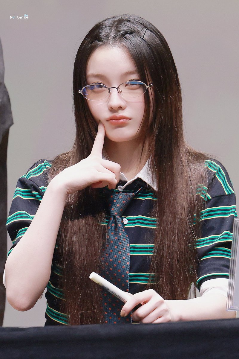 251206

#아일릿  #ILLIT  #이로하 #IROHA #イロハ