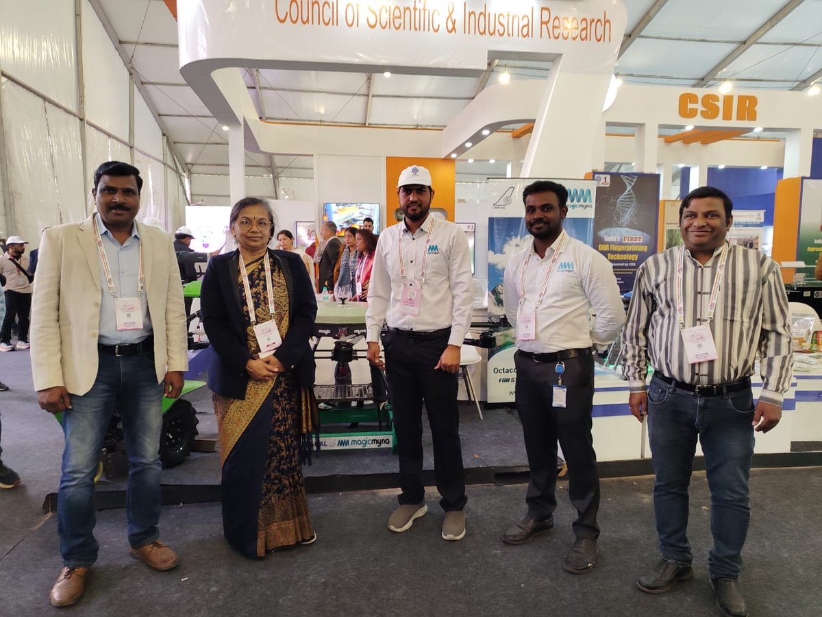 Innovation on show! Dr N Kalaiselvi, Secretary, DSIR &amp; DG-CSIR, explores the CSIR technology display at the India International Science Festival 2025 in Panchkula, Haryana. Bridging science and society! #IISF2025 #CSIR #ScienceForAll <a href="/CSIR_IND/">CSIR, India</a> <a href="/CSIR_NIScPR/">CSIR-NIScPR</a> <a href="/PIB_India/">PIB India</a>