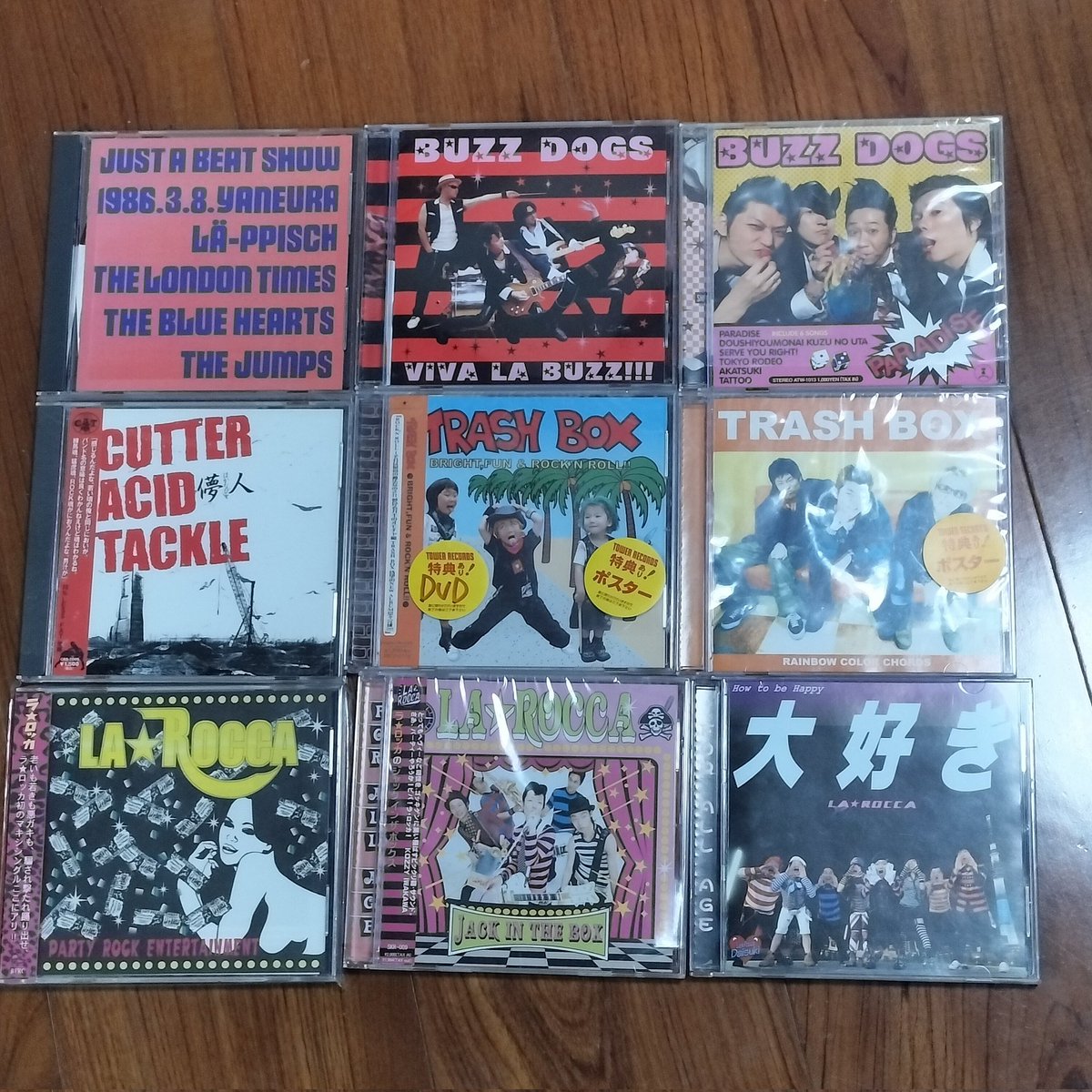 z_piratesrocks3's tweet image. 明日は LOOSERIDER Presents
RIOT OF WOLF  VOL.35
@ 高円寺HiGH
個人的には LOOSE RIDER と麒麟が一緒に出るイベントは20数年振り（遠目）

あの頃のCDを引っ張り出してみましたよ💿️
楽しみだなぁ
#LOOSERIDER
#2025年12月7日日曜日
#高円寺HiGH
#RiotofWolfVol35