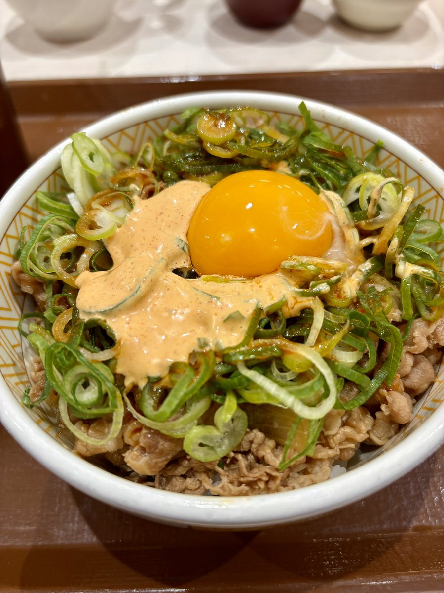 runnerDaibar's tweet image. 夕飯はこれ‼️

ねぎ玉牛丼／すき家
明太マヨTP

ピリ辛コチジャンで味付け
ねぎがたっぷりでめちゃウマウマ〜❤️
明太マヨてパワーアップ⤴️