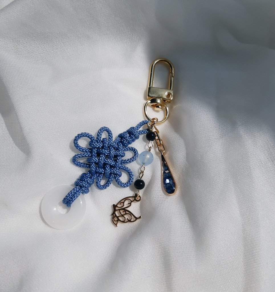 #RT이벤트
제가 좋아하는 배우님이 마침 뮤지컬 한복 입은 남자에 오신다네요.
간단하게 리트윗해주신 한 분 노리개 매듭 키링 팔찌 등등 전통매듭이 들어간 물건 원하시는 대로 만들어 드릴게요.