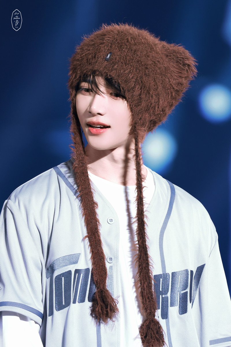 251206 🧸🐶

 #TXT #TOMORROW_X_TOGETHER #범규 #BEOMGYU #TXT_BEOMGYU #TXT_범규 #ボムギュ