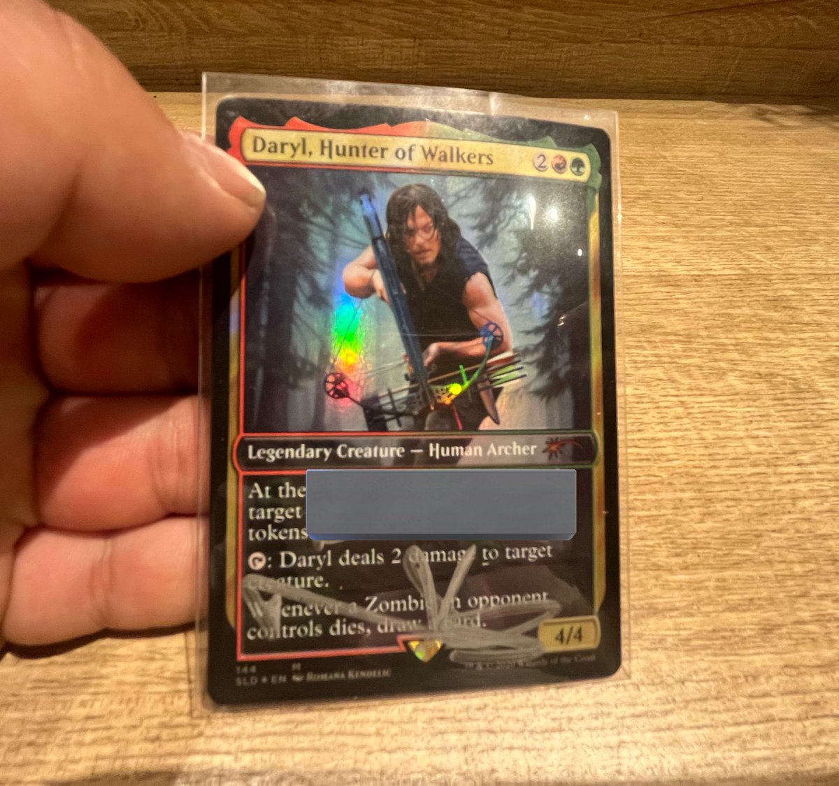 ノーマンリーダスさんがダリルのカードにサインを入れてくれた… 大好き