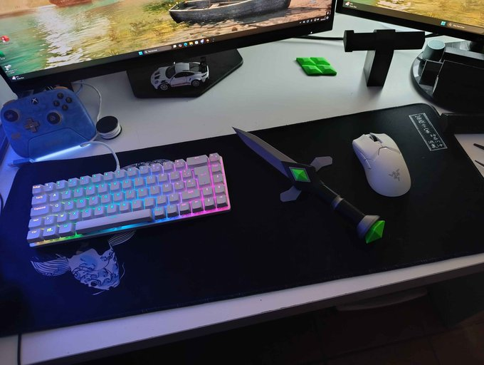 Jadee_sot's tweet photo. Armed for a good cause

Behind our screens but blades out to support Treasures for Hope! ⚔️
My obsidian dagger is ready to sail for those in need.  "Boarding for hope!" 🏴‍☠️

@SeaOfThieves #SeaOfThieves 
#BeMorePirate #TreasuresForHope https://t.co/d8ebWr9OFn