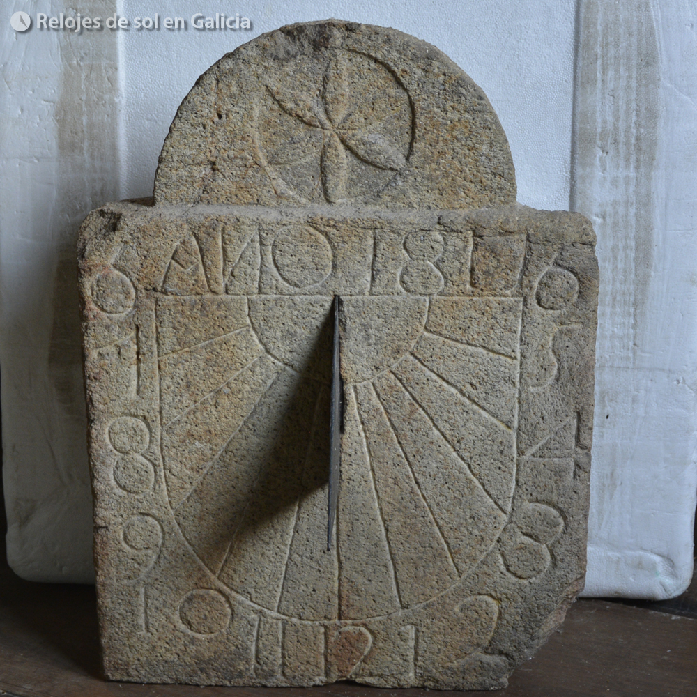 relojesdesolgal's tweet photo. #Relojdesol (1817) en el municipio de #Pol (#Lugo)

#Reloxodesol (#1817s) no #concellodePol (#LU)

#gnomon #rellotgedesol #relógiodesol #sundial #sonnenuhr #cadransolaire #orologiosolare #aurinkokello #日晷 #日時計 #solur #hexafolia #hexapétala #cirio #comarcademeira #galiciamola https://t.co/4VfTLac17m