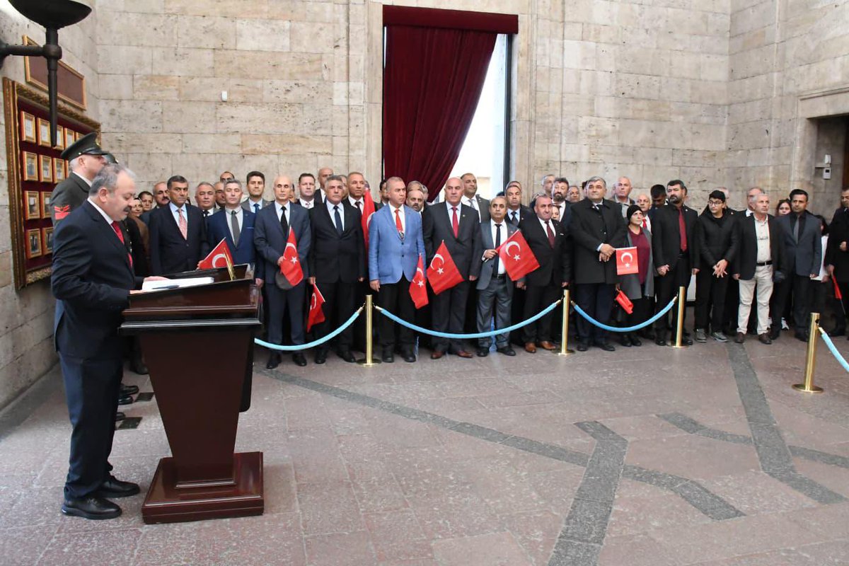 Uzman Çavuşların emeklisi ayrı, çalışanı ayrı bir mağduriyetle boğuşuyor.

Bu cümle bir şikâyet değil; yıllardır görmezden gelinen bir hakikatin haykırışıdır.

Görevdeki Uzman Çavuş, dağın soğuğuyla, kırsalın yalnızlığıyla, operasyonun ölümcül riskiyle mücadele ederken; evini