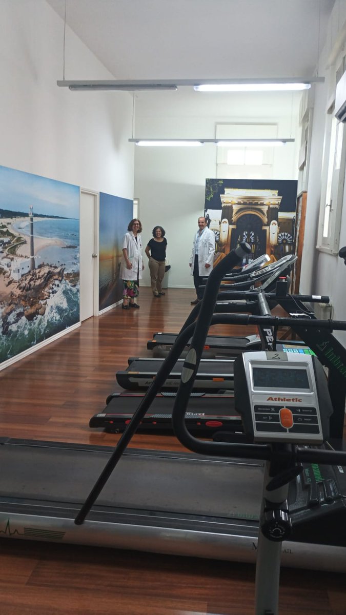 👩‍⚕️ La Dra. Marcela Cuadrado recorrió el Hospital Español en sus 18 años dentro de ASSE.

🏥 Un centro con sala de simulación, telemedicina, CTI, cuidados moderados y trabajo en salud mental con el Vilardebó.

🟩 Es además un hospital verde con premios a la calidad.