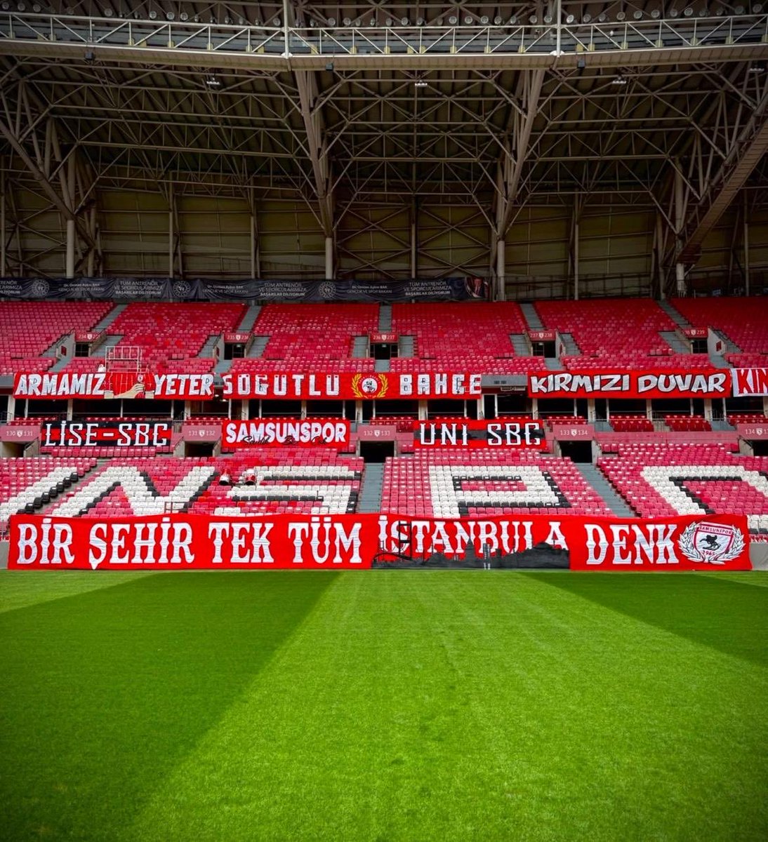 TFF’ye, hakemlere ve hakkımızı yemeye çalışan herkese inat; bu Perşembe Avrupa sahnesinde stadı dolduruyoruz!

Kenetlen Renktaş!
Gerçek futbolu, gerçek mücadeleyi herkese göstereceğiz. Bu bizim gecemiz!

AEK maçında tüm Renktaşlarımız tribüne! 🔥❤️🤍