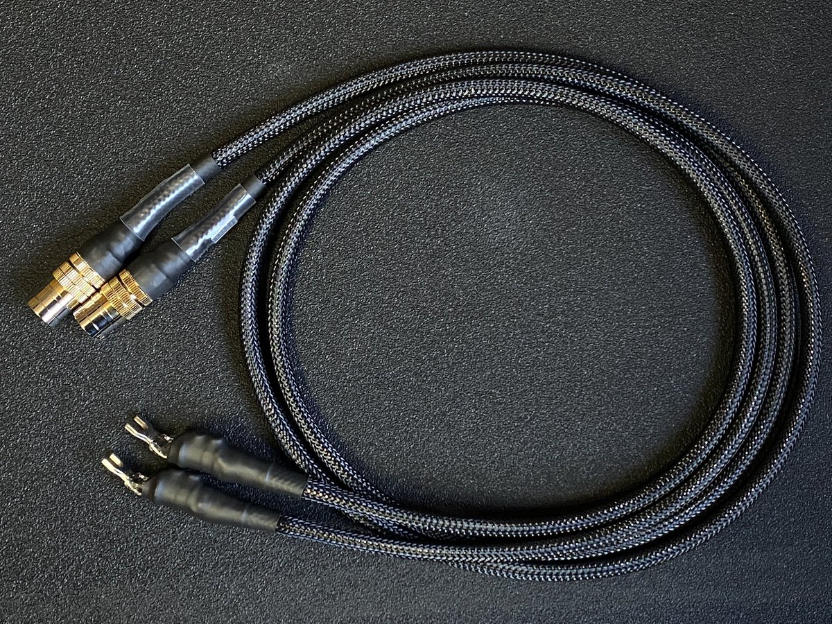 Silver Running
特注で    
Ultimate アースケーブル 1.5m
を作製致しました。