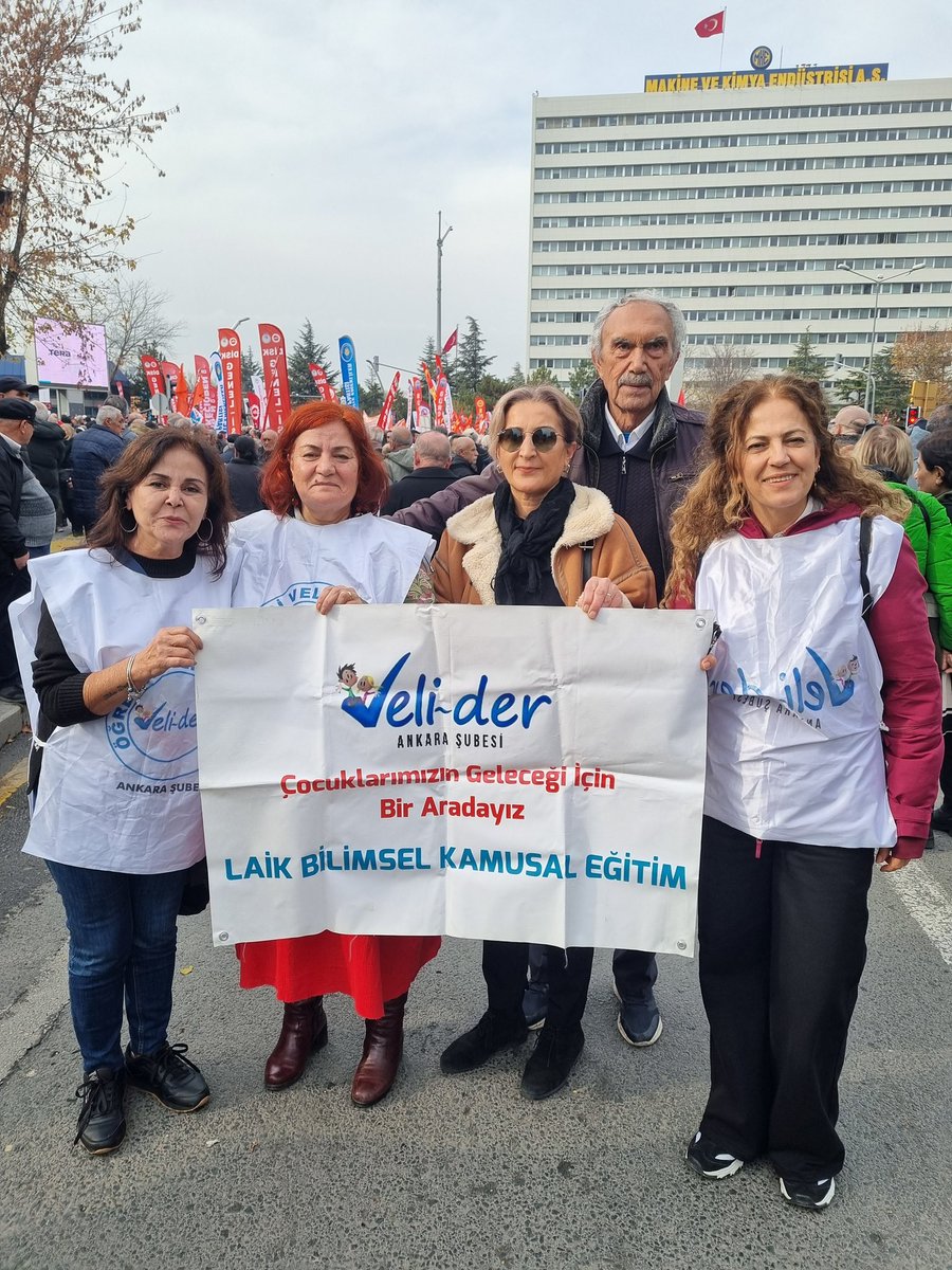 veliderankara's tweet photo. Emekçilere Emeklilere Bütçe Hakkı için alanlardaydık.
#yurttaşbirlikteliği
#velider
#veliderankaraşubesi https://t.co/WgZr48ZCjV