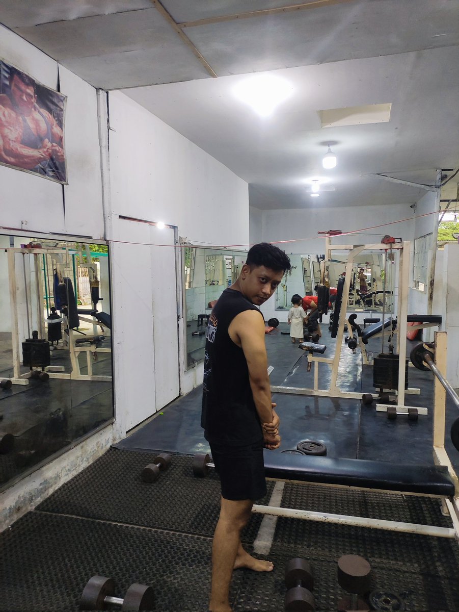 Topantpsb's tweet photo. Sesibuk apapun dirimu jangan sampe lupa untuk berolahraga 🏋️ https://t.co/gWDOoZ73RZ