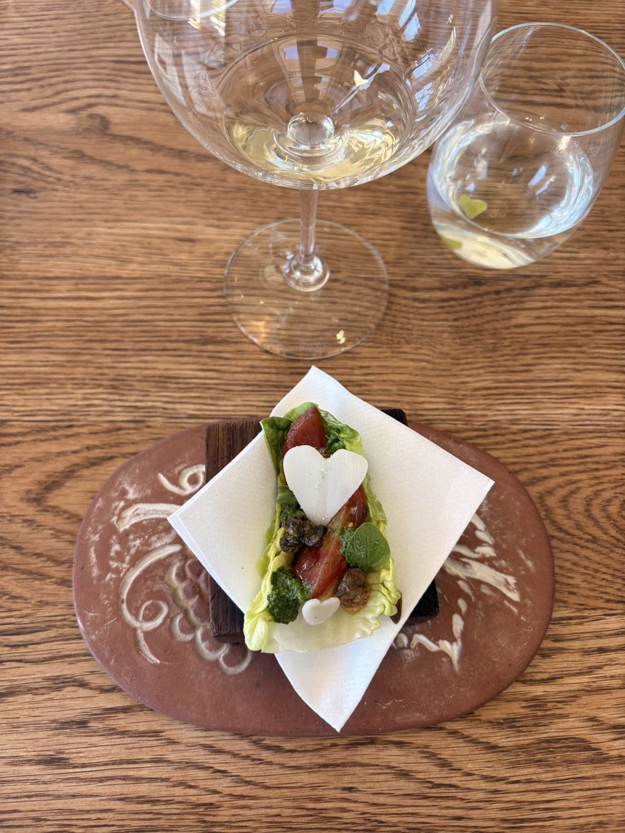 Frieda Lloyd tweet media