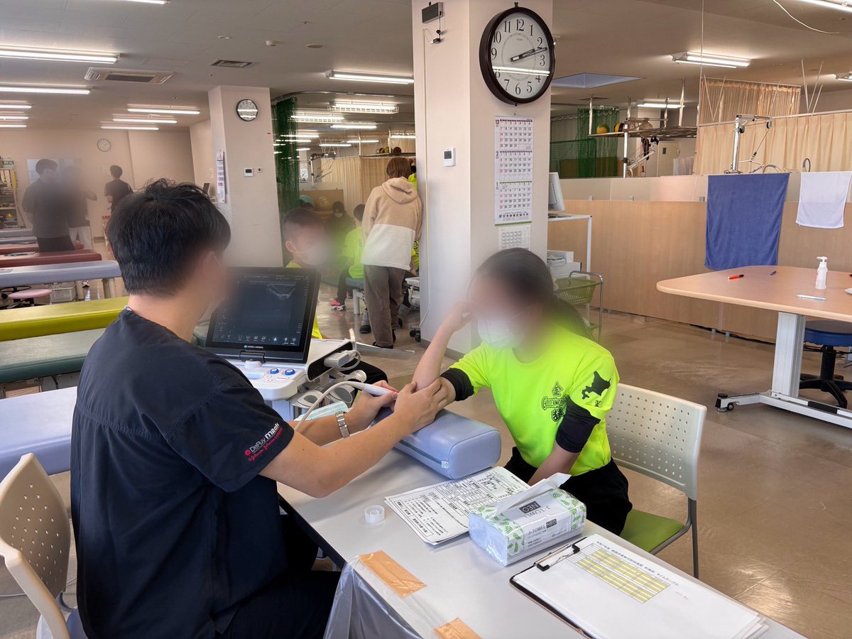 本日、恒例の肘検診を行いました。本連盟に加盟しているチームの選手たち１００名以上があつまりました。東北海道病院様、ありがとうございました！