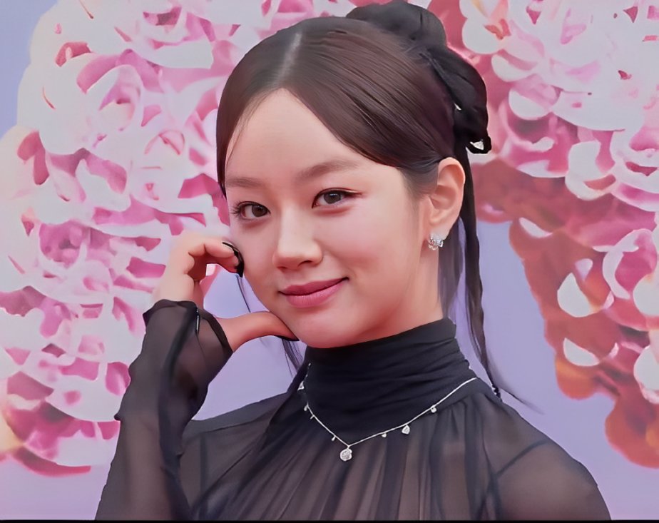 _loveyyyyy's tweet photo. hyeri-ssi is killin' me inside with those stares.

#이혜리 #Hyeri https://t.co/LyGjWUdOr4