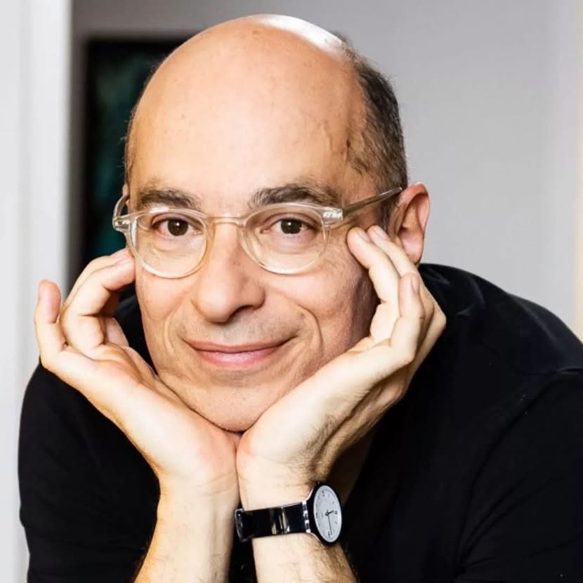 "La pauvreté du vocabulaire, c'est ça la vraie misère. C'est comme peindre avec cinq couleurs alors qu'on peut avoir une palette d'un millier de nuances... Les mots pourtant, c'est gratuit, on ne peut pas vous les voler. Ce sont des trésors que les gens ne pensent pas à