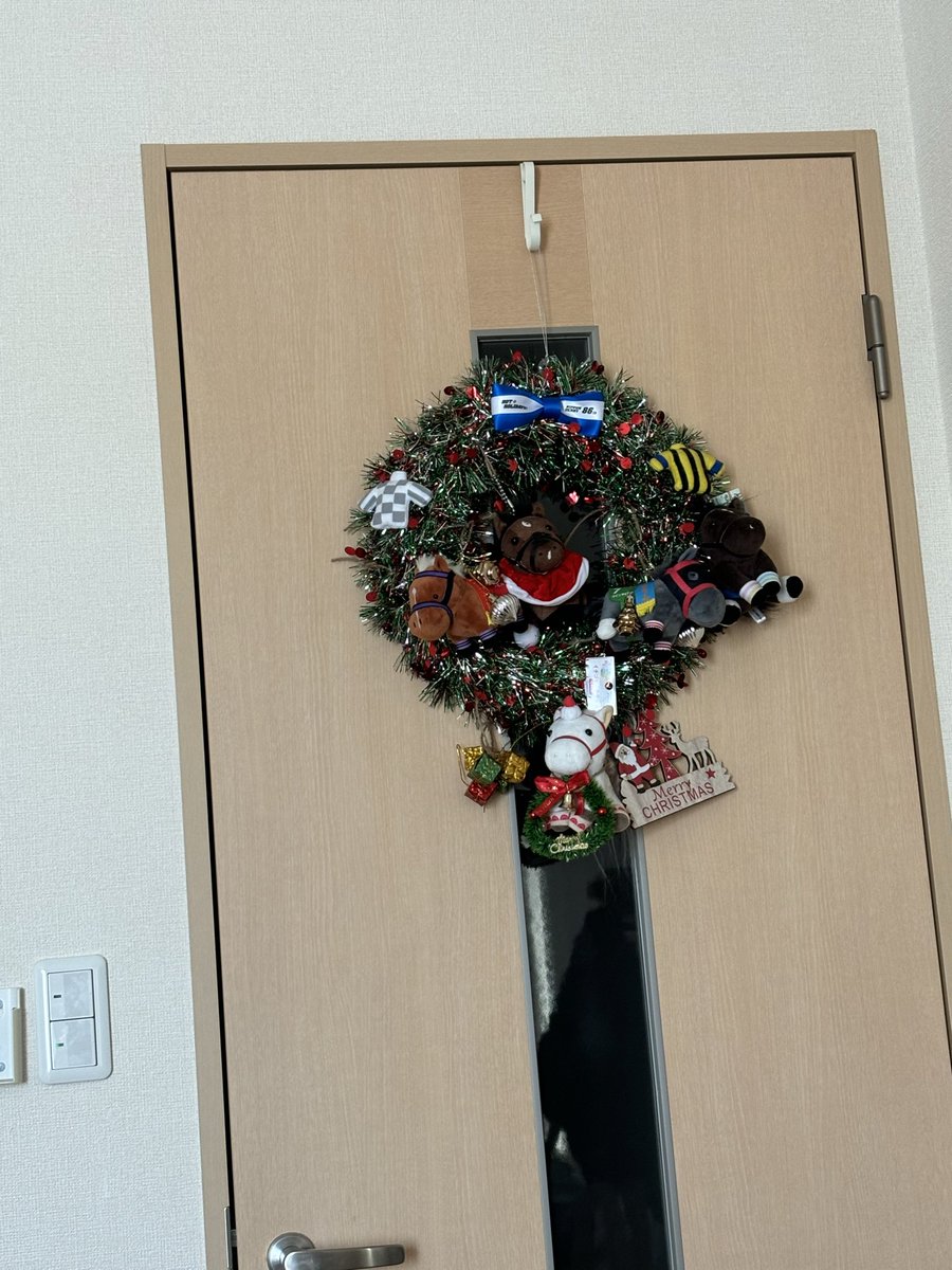 クリスマスリース 飾ってみたんだよ‥ #今日もお疲れ様でした