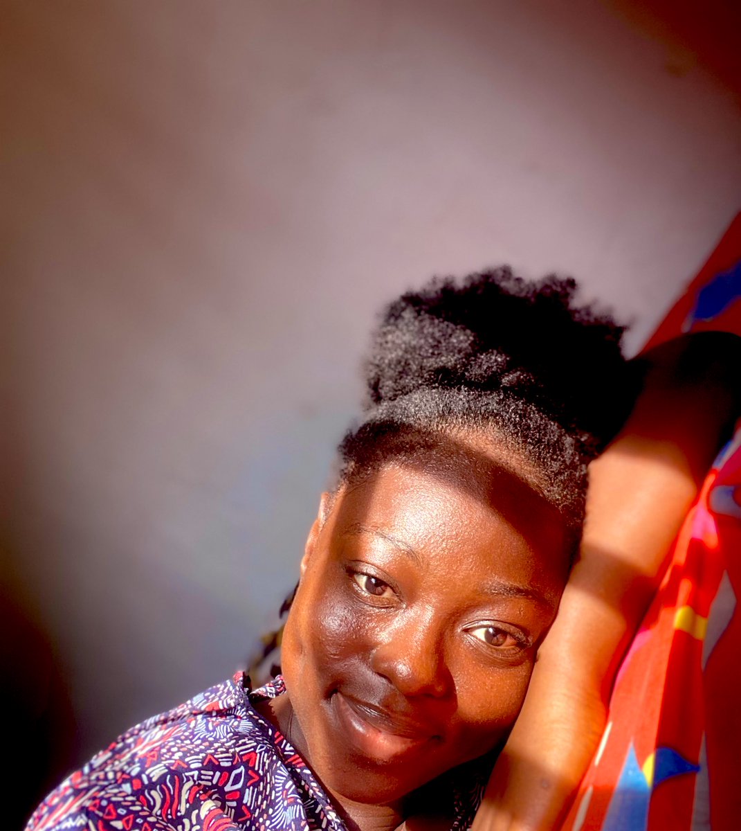 Sun kissed a dark skinned beauty today…Show us a sun kissed picture of you 🤷‍♀️