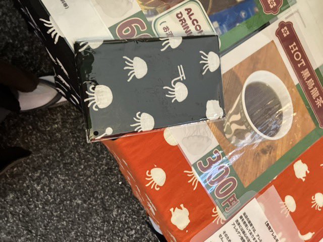 ttanabe_com's tweet photo. フォームアップ！！
海月食堂さん手ぬぐいを
コウモリアマモリ折りたたんでワイプ
呪文を唱えて
完成！！旧居留地ホリデイズマーケット半衿！！　#Kobe https://t.co/h3ISDryjmi