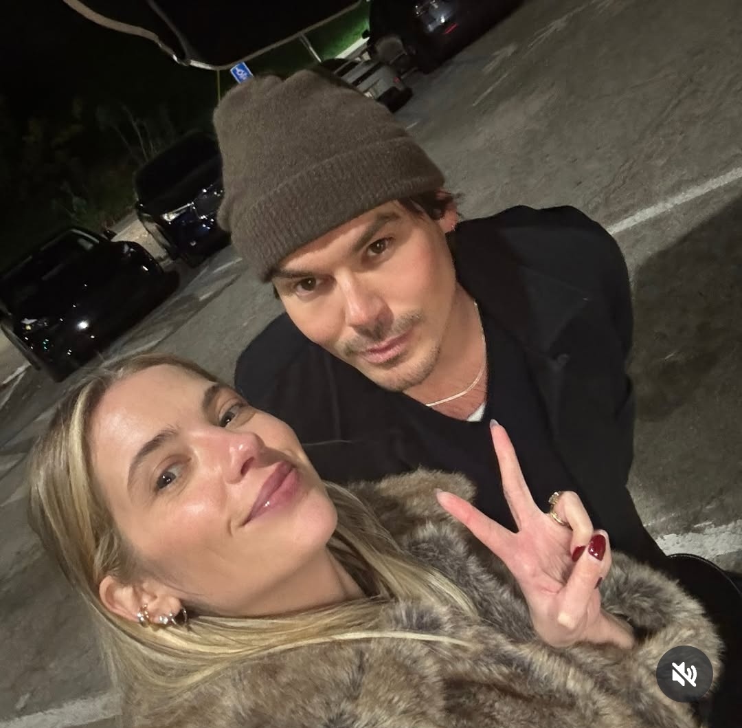 SilverGloria13's tweet image. I hope they never stop what they're doing 🥹

#Haleb