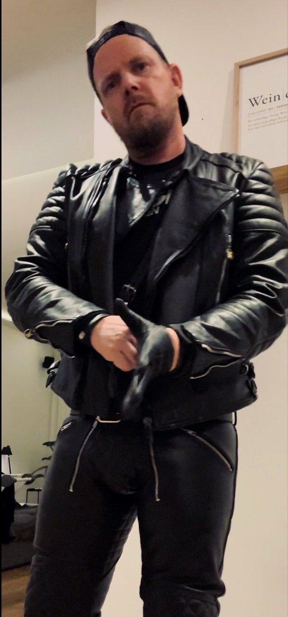 Leather Chris | German Cash God 💸 tweet media