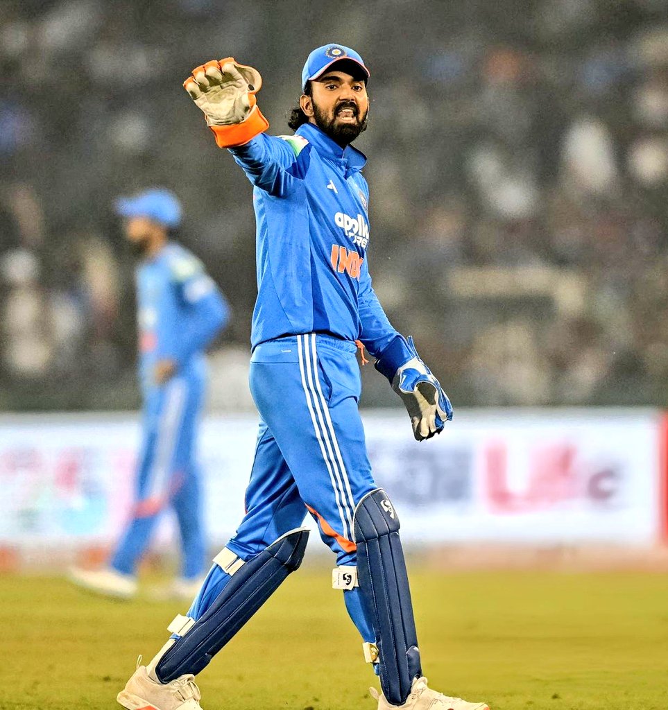 KuldeepKLR's tweet photo. Toss Record breaking KLR @klrahul @yaswanth_KLR @temba215 @temba215 https://t.co/77PPHV8eFE