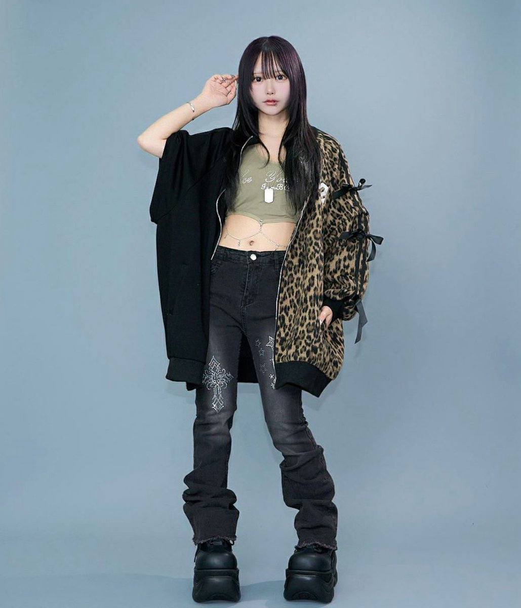 半額。

ラスト2点です。
もちろん再生産ございません。

#100日後に閉店するアノネノネ