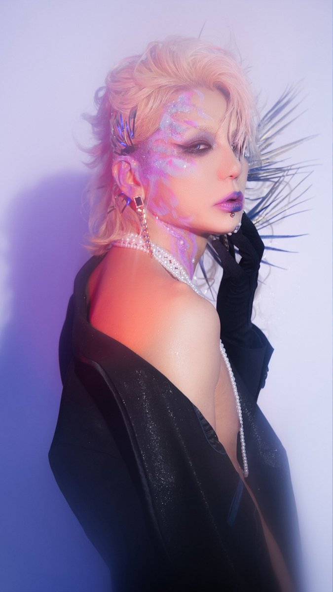 NEW LOOK

Photo:<a href="/honyakuAnna/">Anna</a> 
Make:Ayumi Shigei