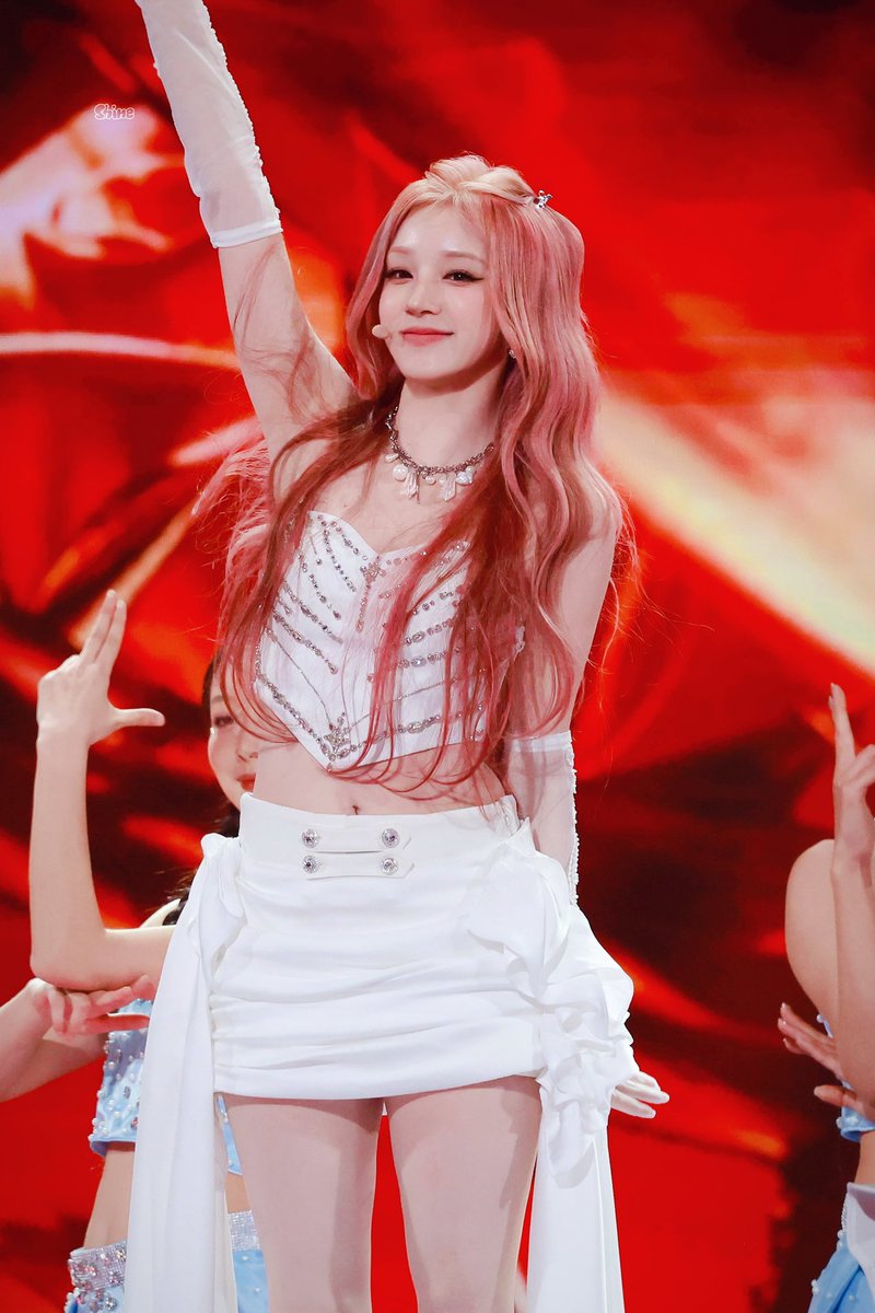 251206 

#宋雨琦 #YUQI #우기 #ウギ