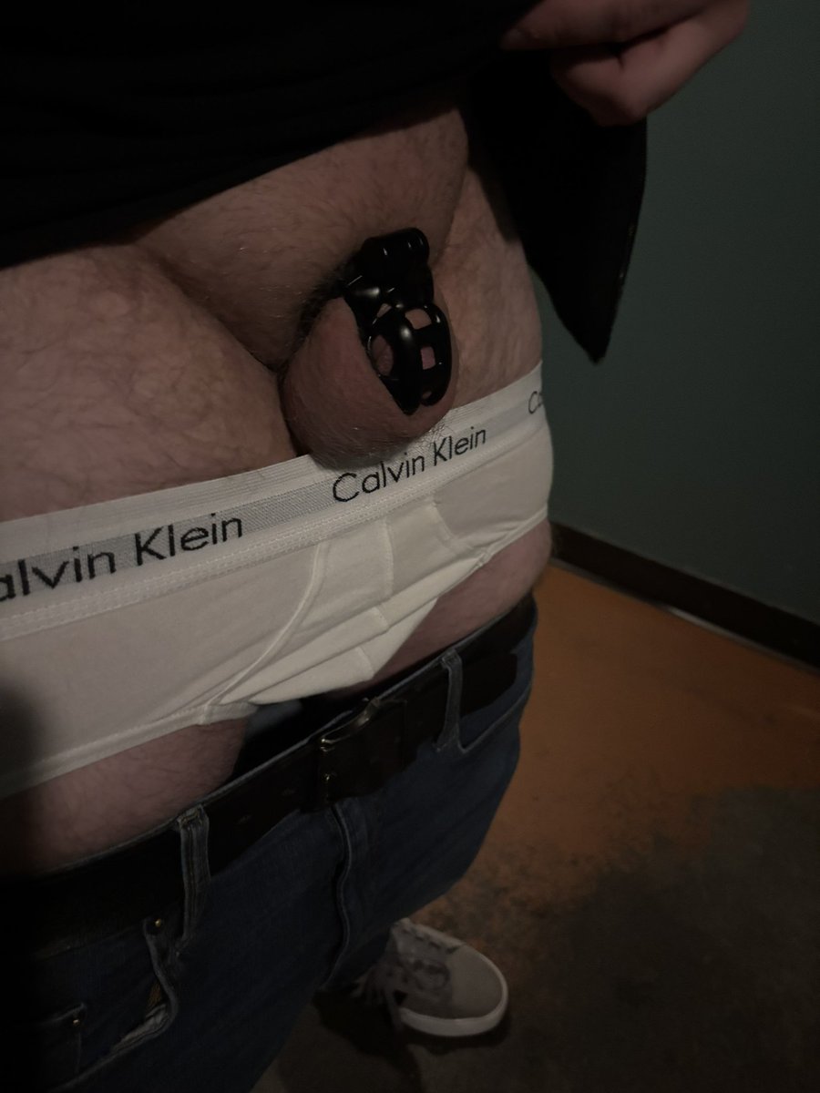 nubsub92's tweet photo. Day 1 🔒

Trying to get back into the habit of daily cage posts per the request of my dom fwb. 😅😈 https://t.co/ziOGaVwMGK