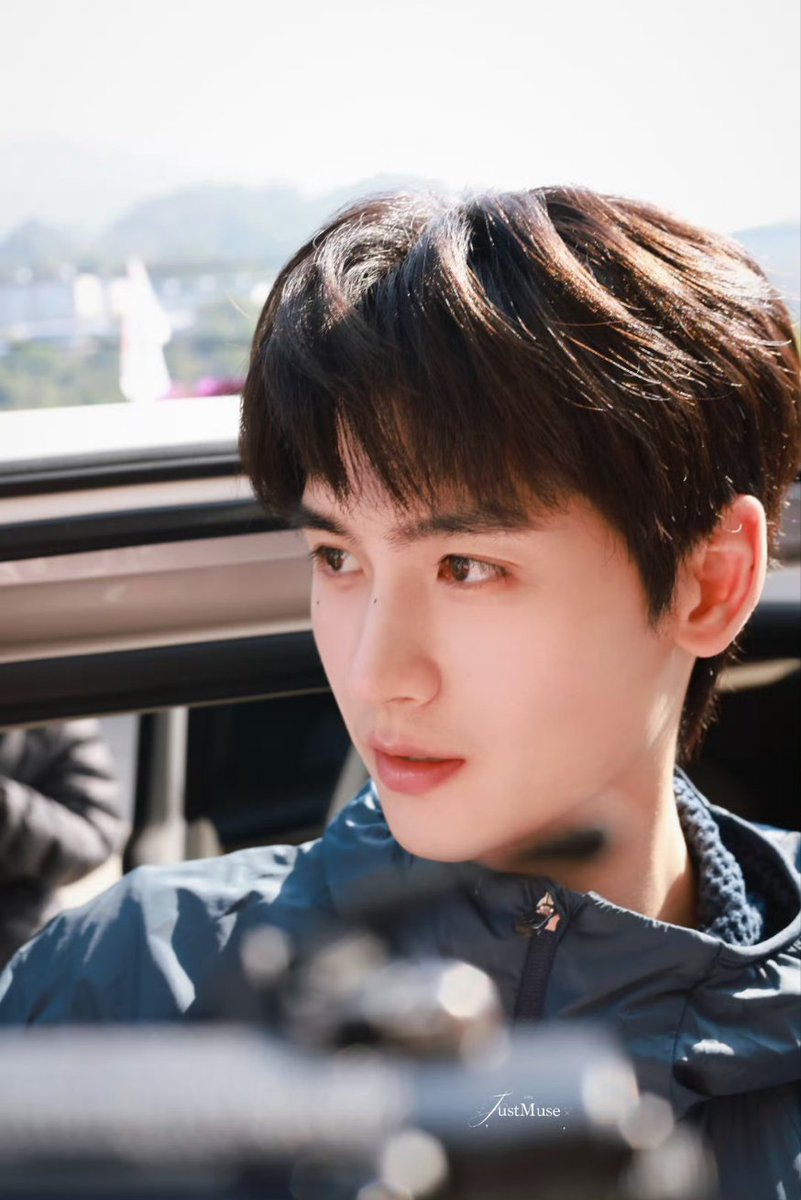 ChocolateGJ_TH's tweet photo. 06122025💛

      🌟'เสี่ยวหวงมาเข้ากองแล้วฮับ🫡 คูมตำรวจรายงานตัววว😺🤏
🎬ถ่ายทำซีรี่ย์ : FragmentsofTruth(猎罪现场)

Cr.Pic : JustMuse| 黃俊捷
#หวงจวิ้นเจี๋ย #Huangjunjie #黄俊捷
#FragmentsofTruth #猎罪现场 https://t.co/FSg9pQ9rxy