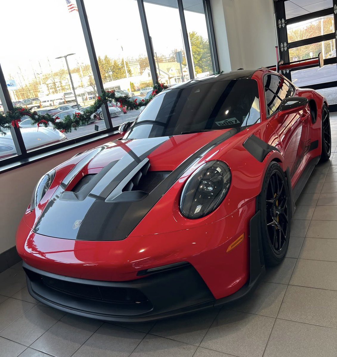 carpxrnpicx's tweet photo. 992 GT3RS https://t.co/hZku2FSYOn