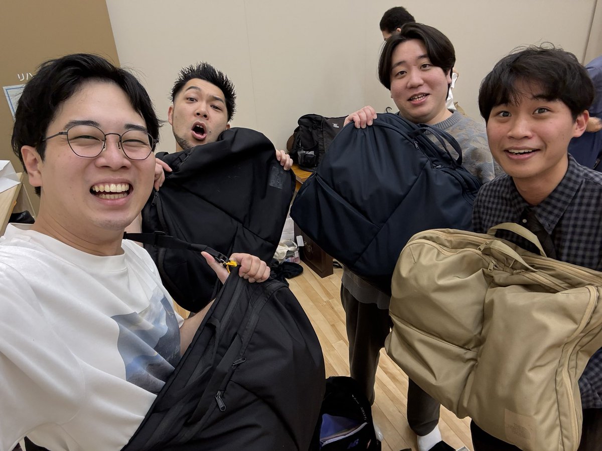 ゲーム配信中！
フォートナイト新シーズン！

【FORTNITE】　初！新シーズン！　もう少しで１０００人！お願いします youtube.com/live/hdBrdWebJ… <a href="/YouTube/">YouTube</a>より