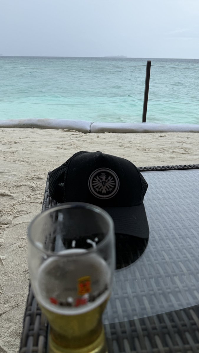 Daumen drücken von weit weg 🦅🦅🦅-  nein zu den 🥫🚫

Eintracht Frankfurt International ❤️
#RBLSGE #Eintracht <a href="/Eintracht/">Eintracht Frankfurt</a> <a href="/CMoffiziell/">Christopher Michel</a> <a href="/AdlerNews/">AdlerNews</a> <a href="/inside_ffm/">Inside Eintracht FFM</a> <a href="/basti_red/">Basti Red™</a> <a href="/Ickthumb/">Der leider nicht mehr Inaktive Icky</a>