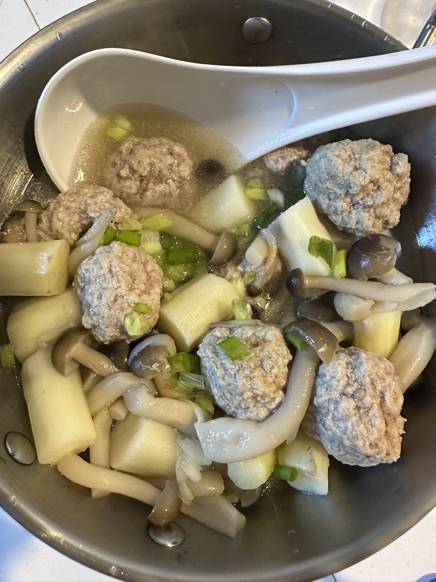 菠萝吹吹吹雪 tweet media