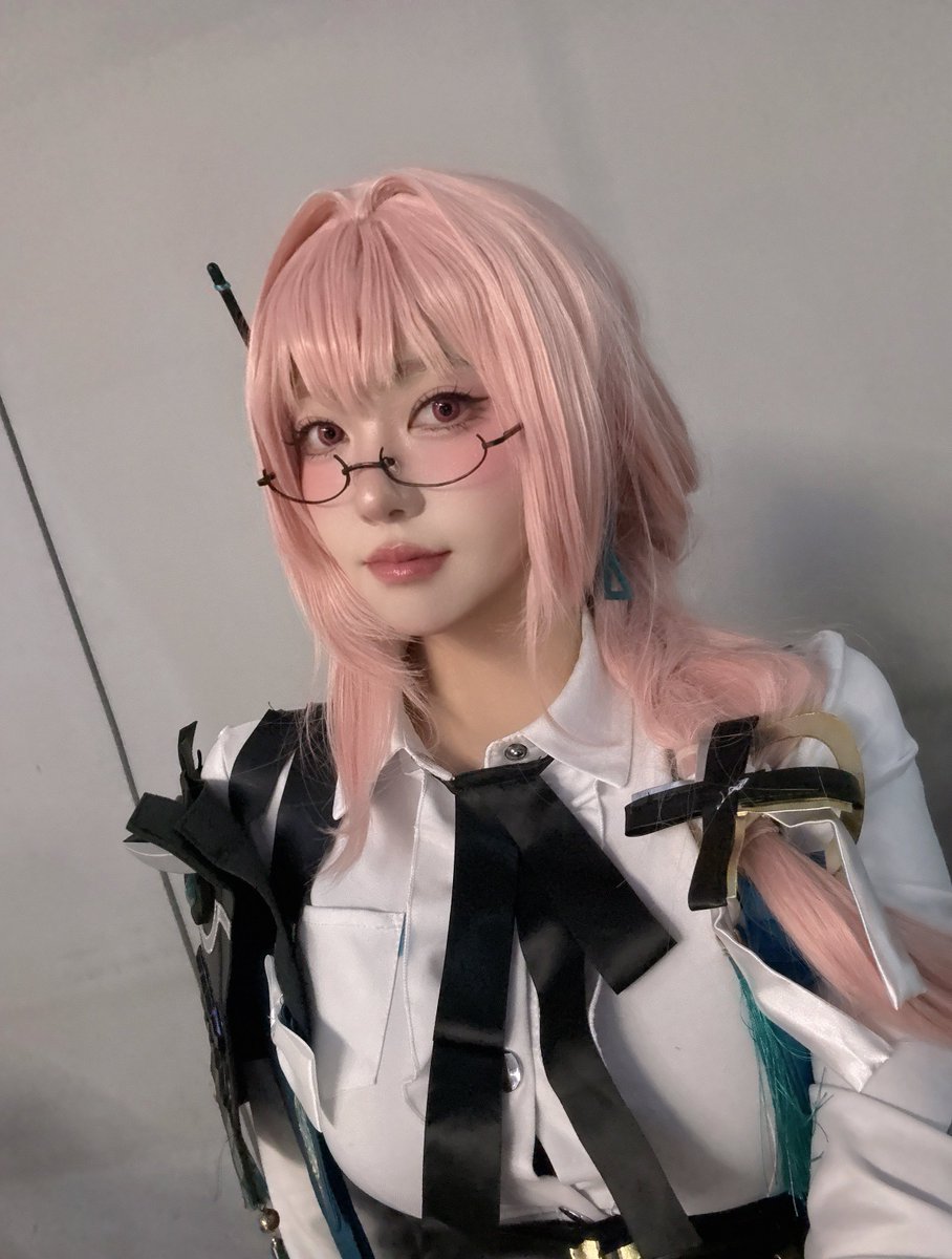 Plumy_S2's tweet photo. Yanagi from ZZZ 😳 https://t.co/2D0ke7GKJz