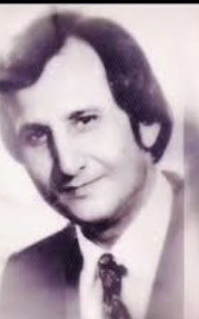 رحل العزيز الغالي النزيه الوجيه مضحي النزال بصمتٍ يشبه طيبته، وبأثرٍ يشبه حضوره النبيل. فقدناه، لكن ذكره باقٍ في القلوب التي عرفته إنسانًا صادقًا، كريم الخُلق، يحمل همّ غيره قبل همّه. 
رحمةُ الله عليه، وغفرانه 
ولأهله ومحبيه صبرٌ يليق بمكانته .

#مضحي_نزال_المعصب 
يعتبر اول عضو