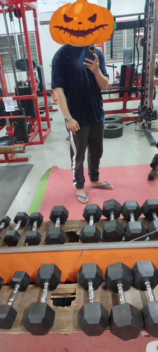 ChatritR's tweet photo. หน้าหนาวแบบนี้ ขึ้นเขา มันจะสู้ ขึ้นเรา ได้ยังไง 🤣🤣

#นัดเย็ดลำพูน#ช่วยคู่ลำพูน#สวิงกิ้งลำพูน#ชายเดี่ยวลำพูน https://t.co/LSCSaTxE54