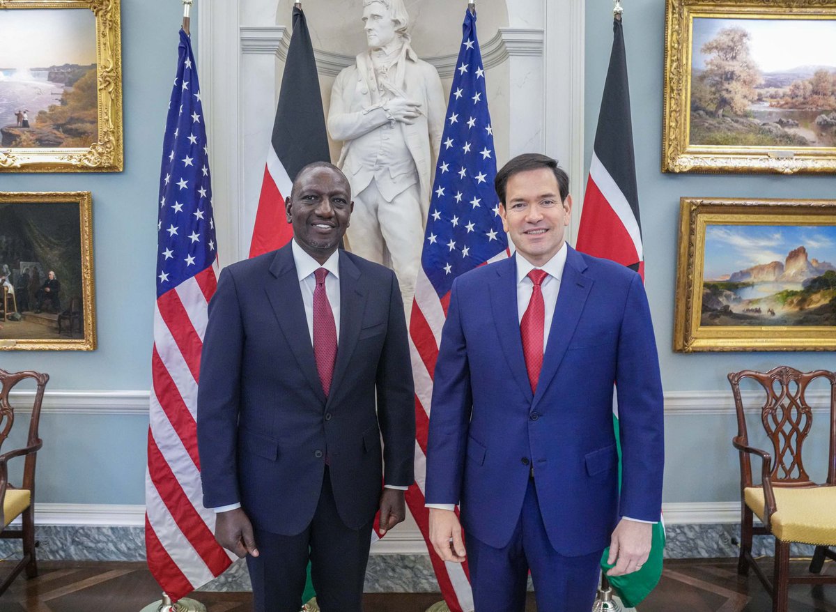 President Trump embracing President Ruto has unlocked a strategic partnership that is about to be a turning point. :More access to the US Markets,
Expansion of said markets for our local products,
AGOA extension👏👏👏👏🇰🇪🇰🇪 

#KenyaUsTies #TrumpEmbracesRuto  This is Kenya