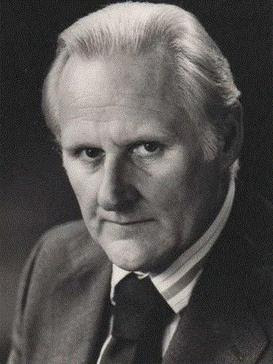 daveainsworth63's tweet photo. Remembering the wonderful English actor Peter Vaughan (Peter Ohm) who died on this day in 2016. He was 93. #PeterVaughan #Porridge #CitizenSmith #GameOfThrones #TheRemainsOfTheDay #Chancer #TimeBandits #StrawDogs #TheBoforsGun #ThePunchAndJudyMan #ThePiedPiper #ZuluDawn https://t.co/qd6rksyaNT