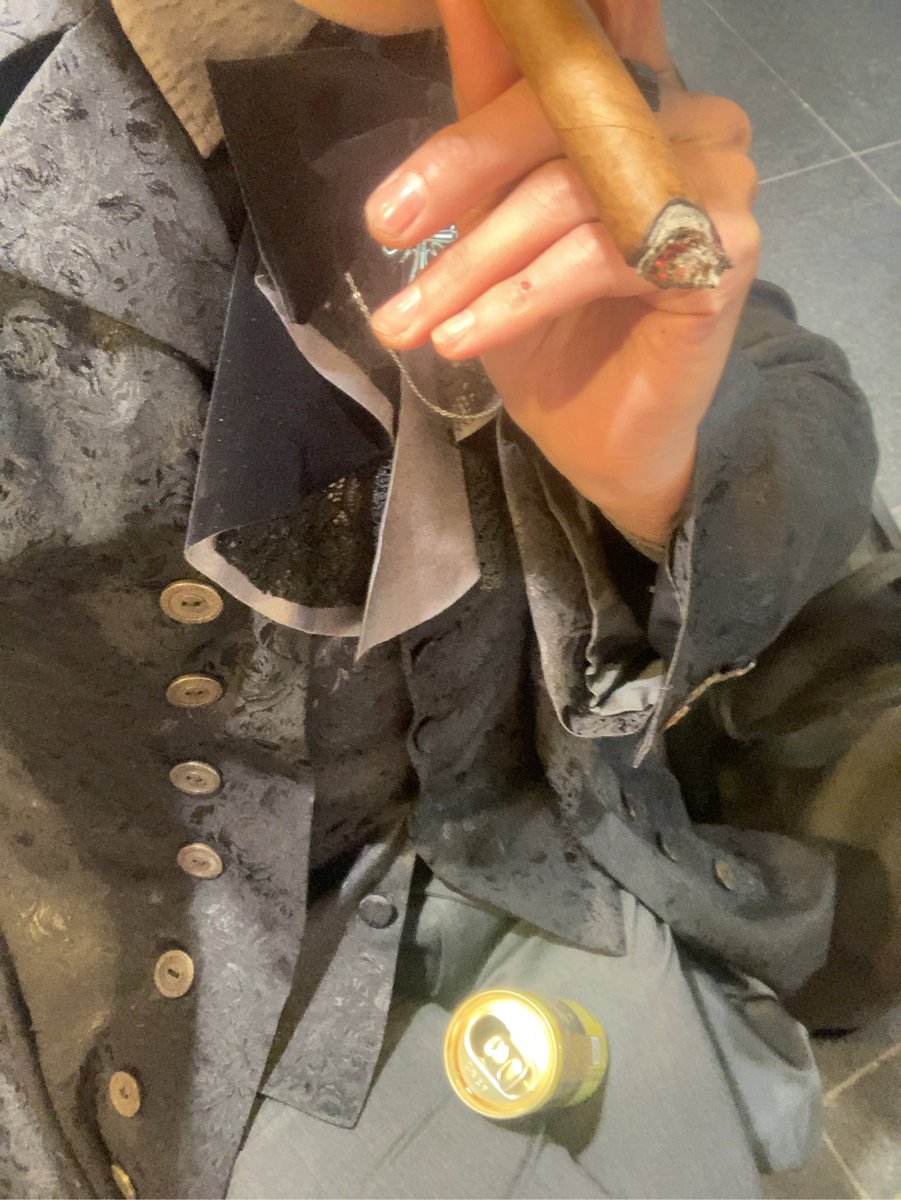 ShimachanLA's tweet photo. 駅前レポサド
#葉巻 #Ciger https://t.co/evYqb2qVlV
