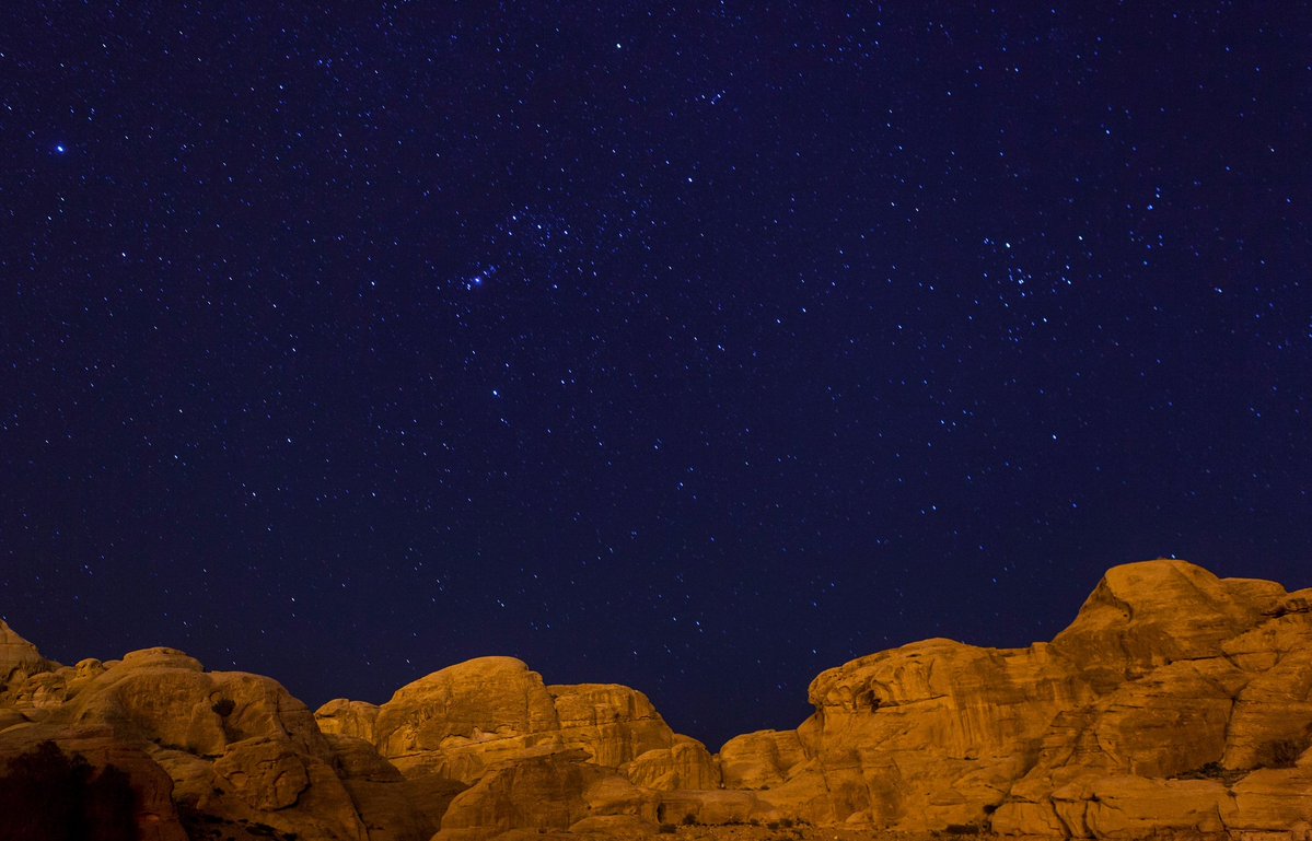 <a href="/2c817a7338f14a3/">Ahmad Majed</a> صباح الخير😍
شكراً على إعجاباتكم وإعادة نشر منشوراتي
أتمنى لكم أسبوعاً سعيداً
صورة
ظهرت هذه الصورة تلقائياً كخلفية لسطح المكتب على جهازي الحاسوبي هذا الصباح من نظام التشغيل Microsoft Windows
السماء ليلاً فوق البتراء، الأردن

ترينا❤️Trina