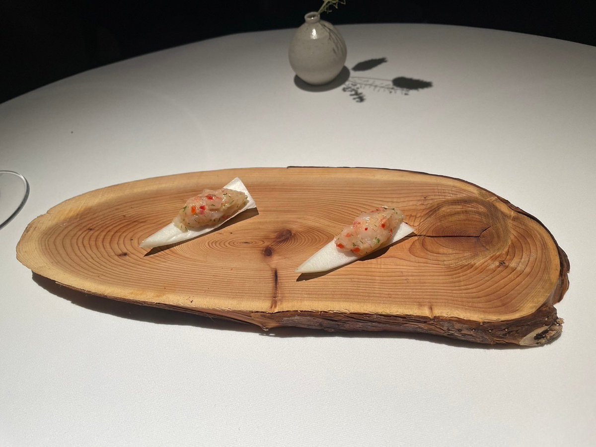 melinjol's tweet photo. 東京日比谷で贅沢ディナー🍽️
TexturA（テクストゥーラ）は、創作中華が楽しめるレストラン

デートや記念日などにぴったりの雰囲気とクオリティです♡

次は、鎌倉のイチリンハナレさんにも行きたいなー🤤

#textura #テクストゥーラ #中華 #創作中華 #記念日 #デート #東京 #東京グルメ #東京ディナー https://t.co/Qgg5apbi2b