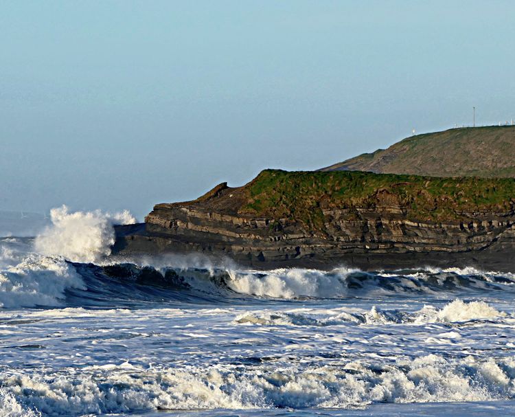 Today’s #WhereInDonegal from
#WeLoveDonegal 💚💛 

coming up in 55 mins (9am) so still time to have a guess at yesterday's. 

Where in #Donegal is this?

CLUE: Surf's Up! in this south Donegal town.