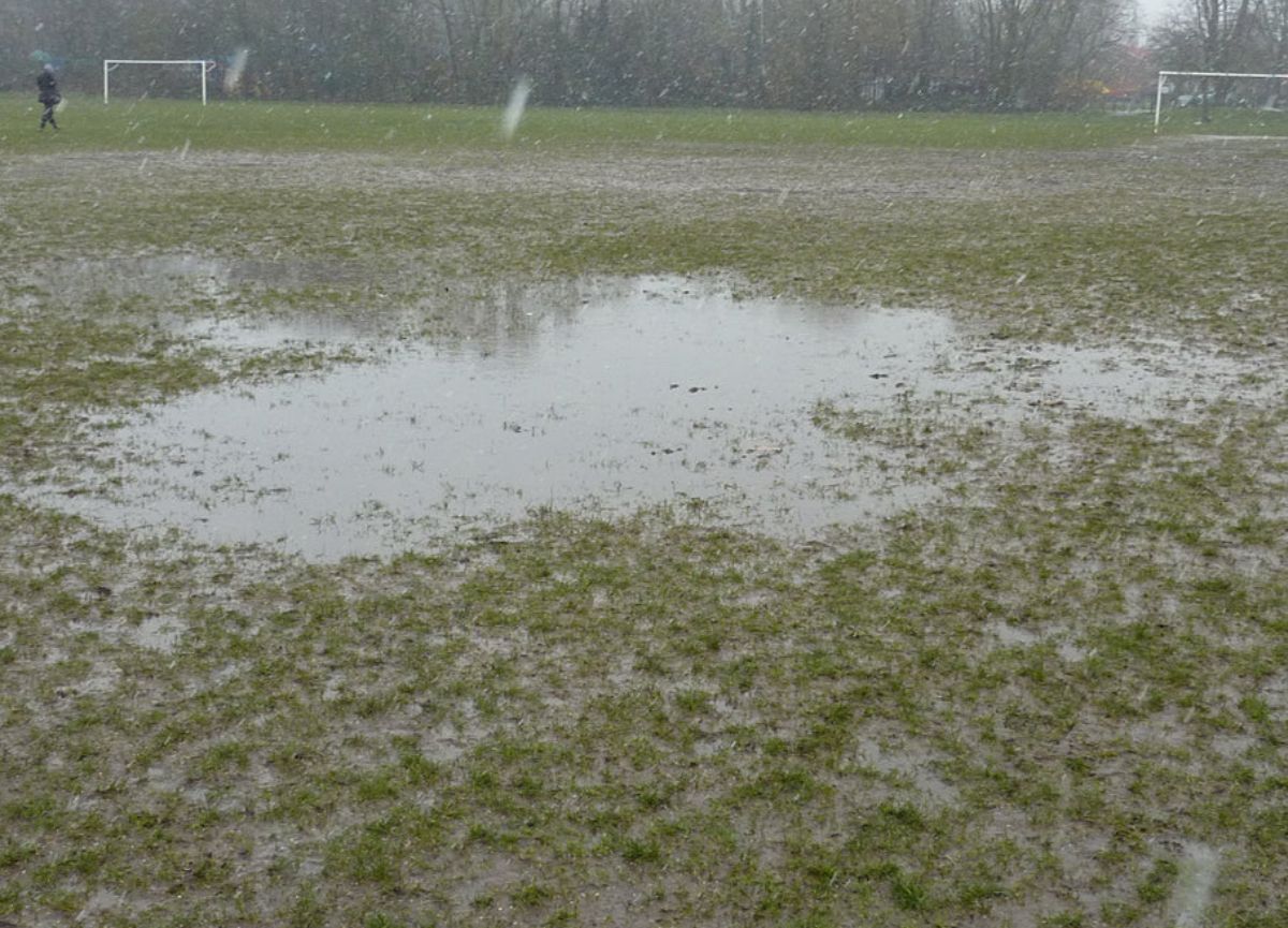 AshcottFC's tweet image. All games and training off today at Kings Lane, beaten by the rain ☔️