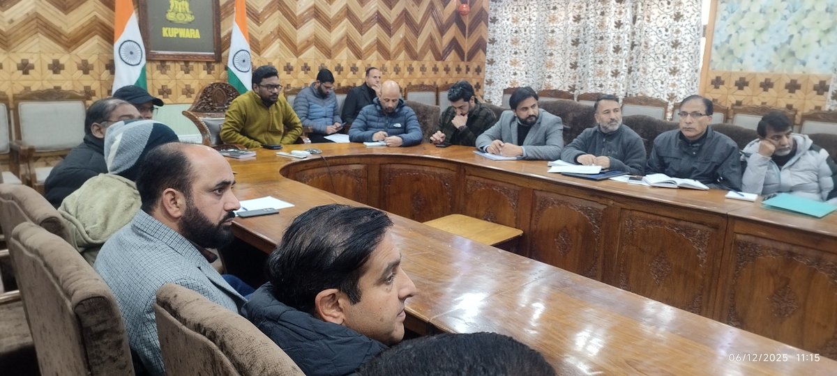 infokupwara's tweet photo. DC Kupwara, Shrikant Suse reviews preparations for the Pulse Polio Immunization drive, launching on 21 December 2025!
Ensuring robust planning to safeguard every child in the district.💉🛡️
#PulsePolio #ImmunizationDrive  #PolioFreeIndia

@OfficeOfLGJandK
@MoHFW_INDIA
@diprjk
@WHO https://t.co/oU9G61KlvL