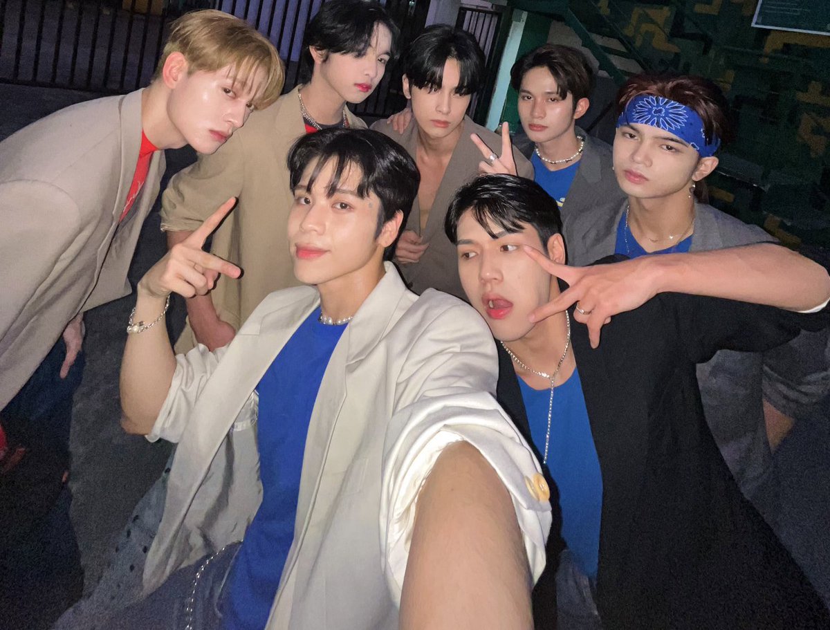 Keep up the good work boys! Fighting 🙏🏼

HORI7ON AT JBL SOUNDFEST

#JBLxHORI7ON
#JBLSoundfest2025
#HORI7ON #호라이즌 
<a href="/HORI7ONofficial/">HORI7ONofficial</a>
<a href="/JBLPH/">JBL Philippines</a>