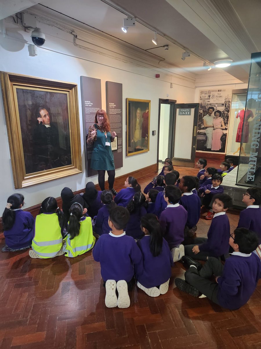 olive_bolton's tweet photo. Year 3 develop their art skills and understanding at @BoltonLMS #WeAreStar #Ambition #Artists #Knowledge #Reflection #InTheStyleOf #WeAreStar #ArtGallery #ArtWorkshop #Bolton https://t.co/Ewe3mMGciW