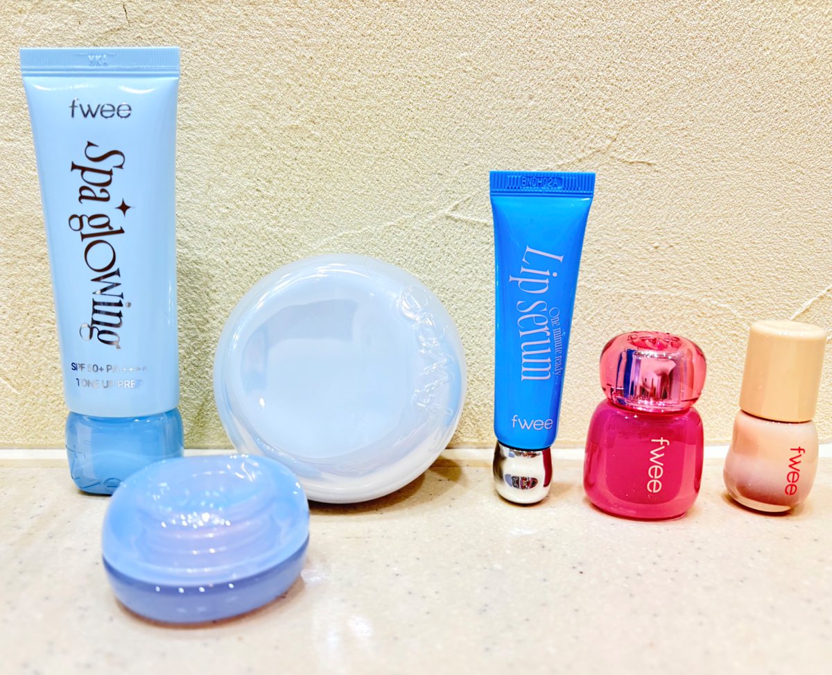 k__cosmetics's tweet photo. 昨日のお届け物🚚
次のお出かけに早速使いたいな♡

#fwee #メガ割　#Qoo10 #Qoo10メガ　#クッションファンデ https://t.co/0dpGaoinym
