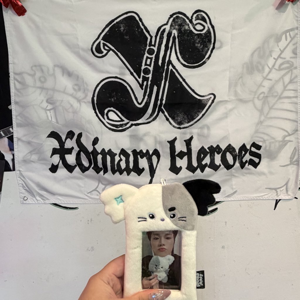 sothebread's tweet photo. #b_Class #HallwayToHeroes ๐ค
todayโs nyamduu โค๏ธ
#b_ClassSG
#LXVE_TO_4TH_ANNIVERSARY https://t.co/7EwMxlG9vf